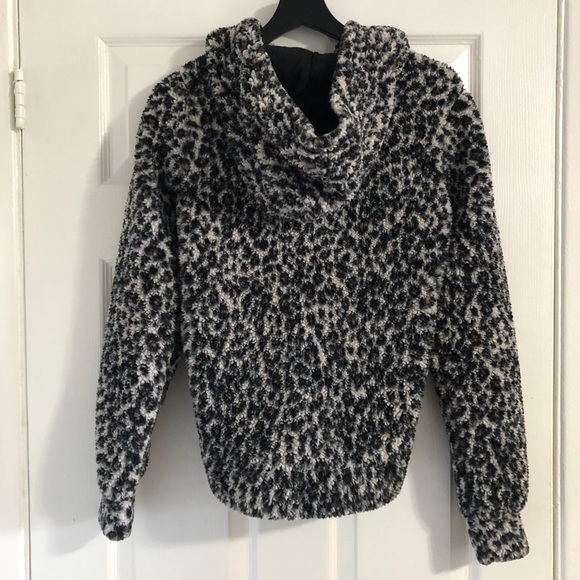 Fluffy animal print hoodie with zipper - Picture 3 of 5